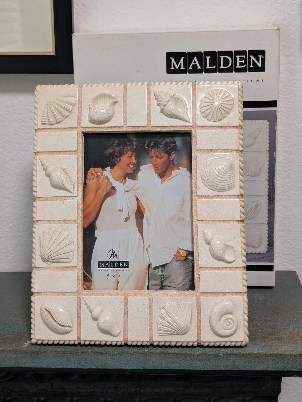 Malden 3D Seashell Ceramic Stoneware Picture Frame Fits 5x7 Cream Beach Ocean